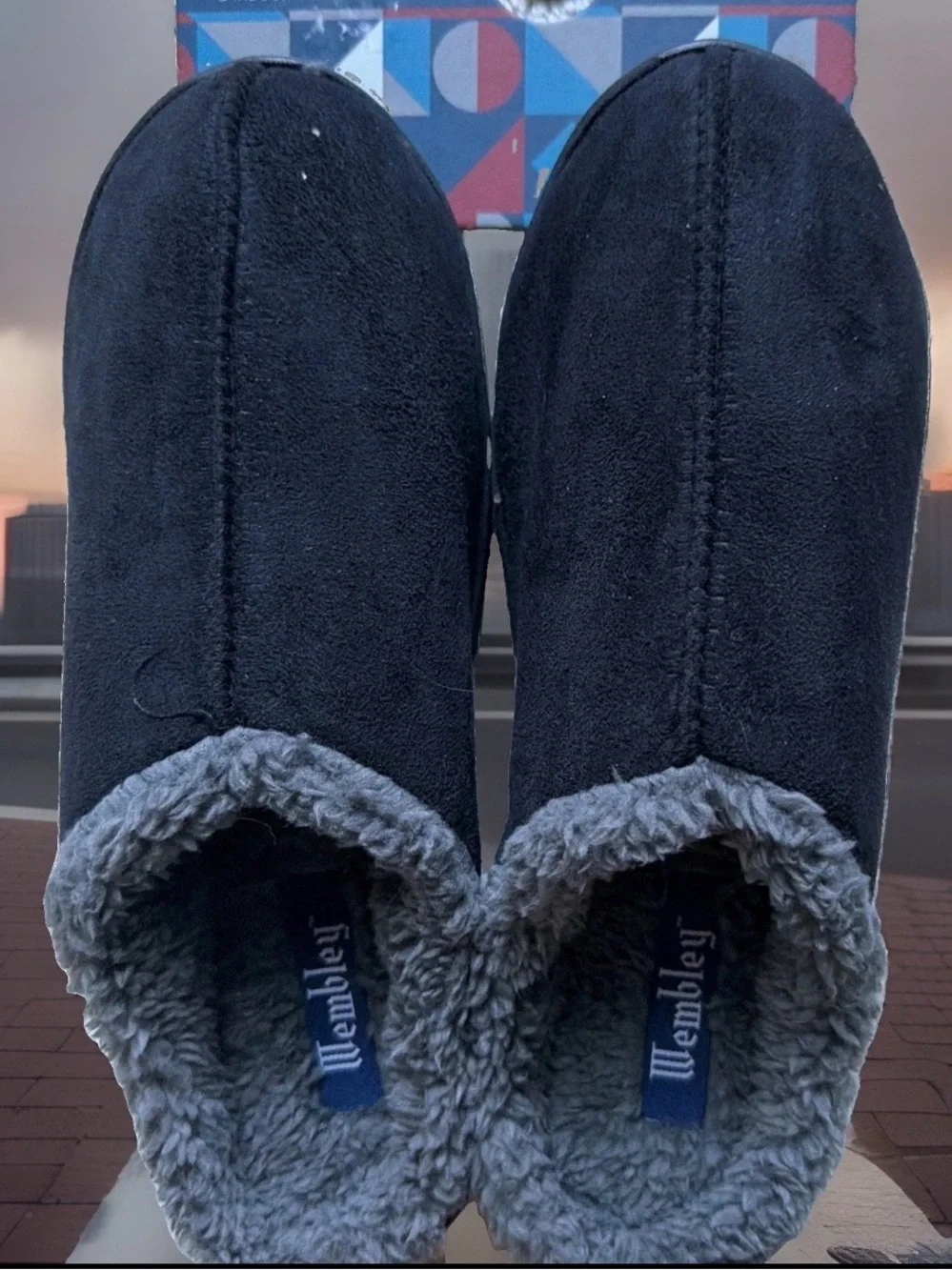 Wembley Men's Size M (8-9) Memory Foam Indoor/Outdoor Slippers. Black. NWT